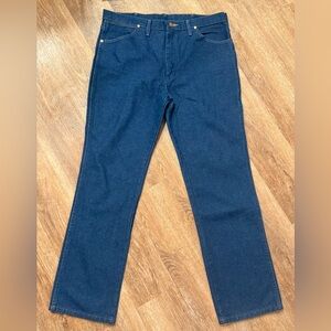 Wrangler Men's Deep Blue Straight Jeans